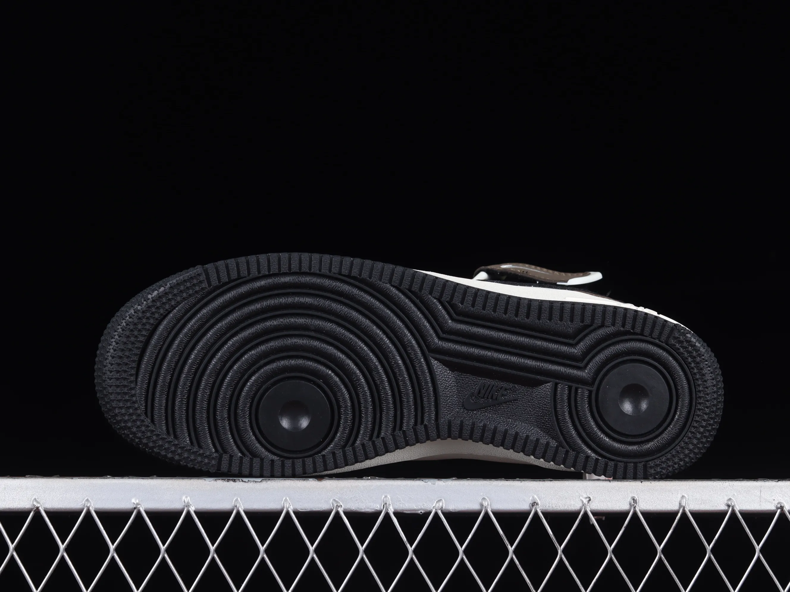 All categories Nk Air Force 1 Air Force series Nk Air Force 1 Mid Air Force mid-top Nk Air Force 1'07 Mid mocha black stitching Air Force One mid-top sports and leisure sneakers GH5696-023